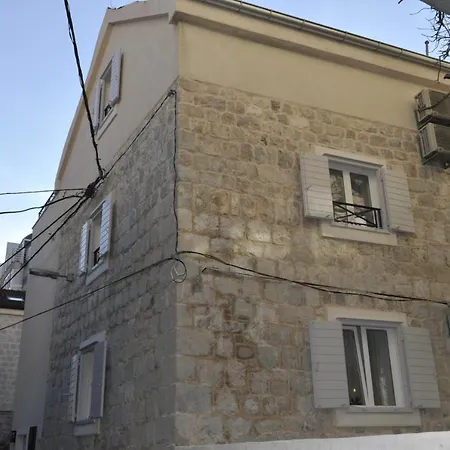 Merla Luxury Split